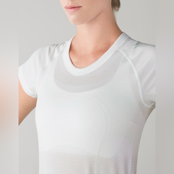 Lululemon Swiftly Tech Short Sleeve Crew
Heathered White Size 8 - Picture 2 of 7